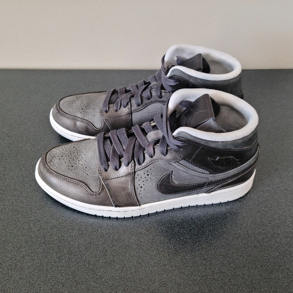 jordan 1 mid anthracite